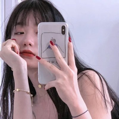 年轻女子